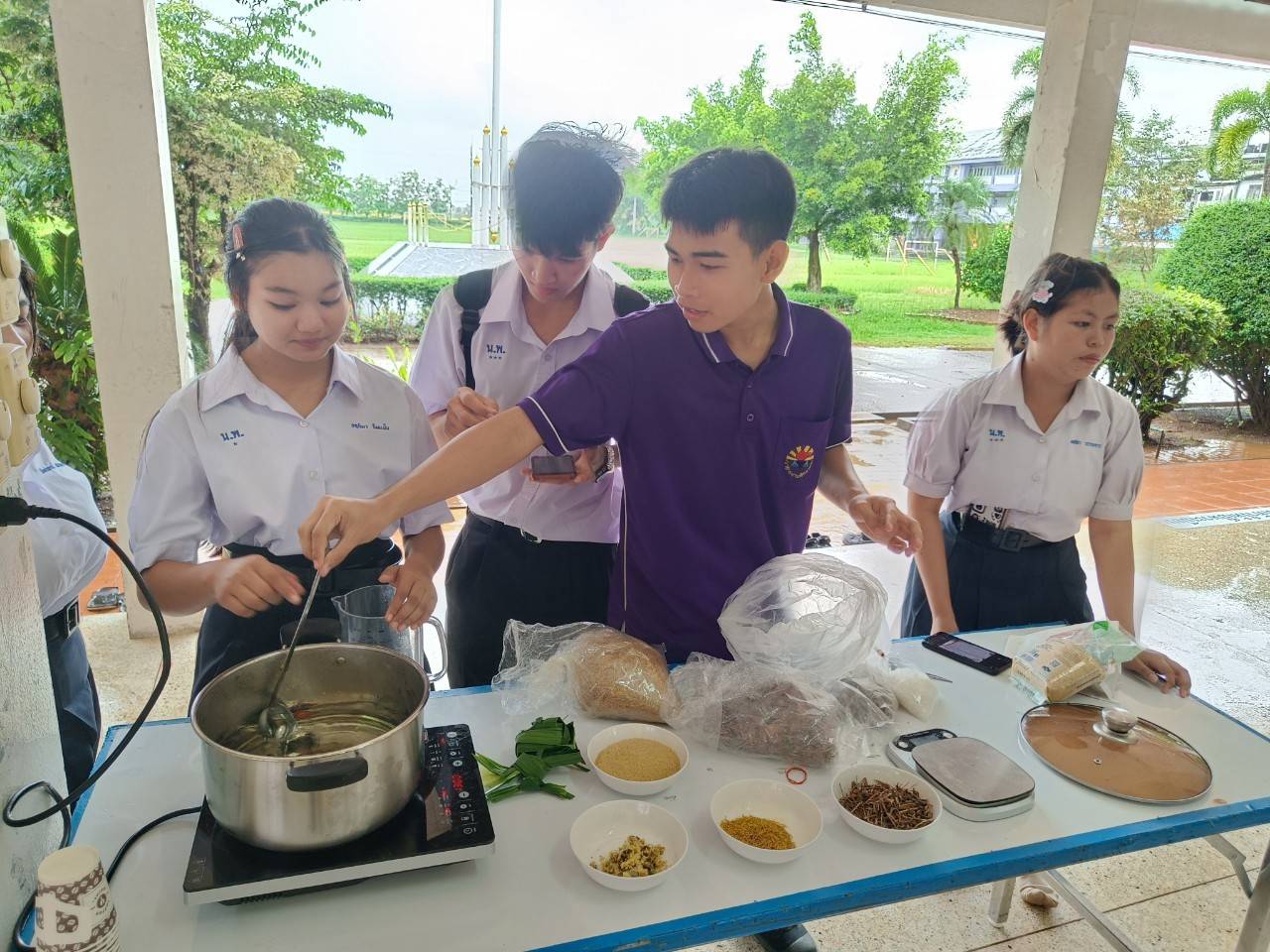 การนำเสนอผลงาน