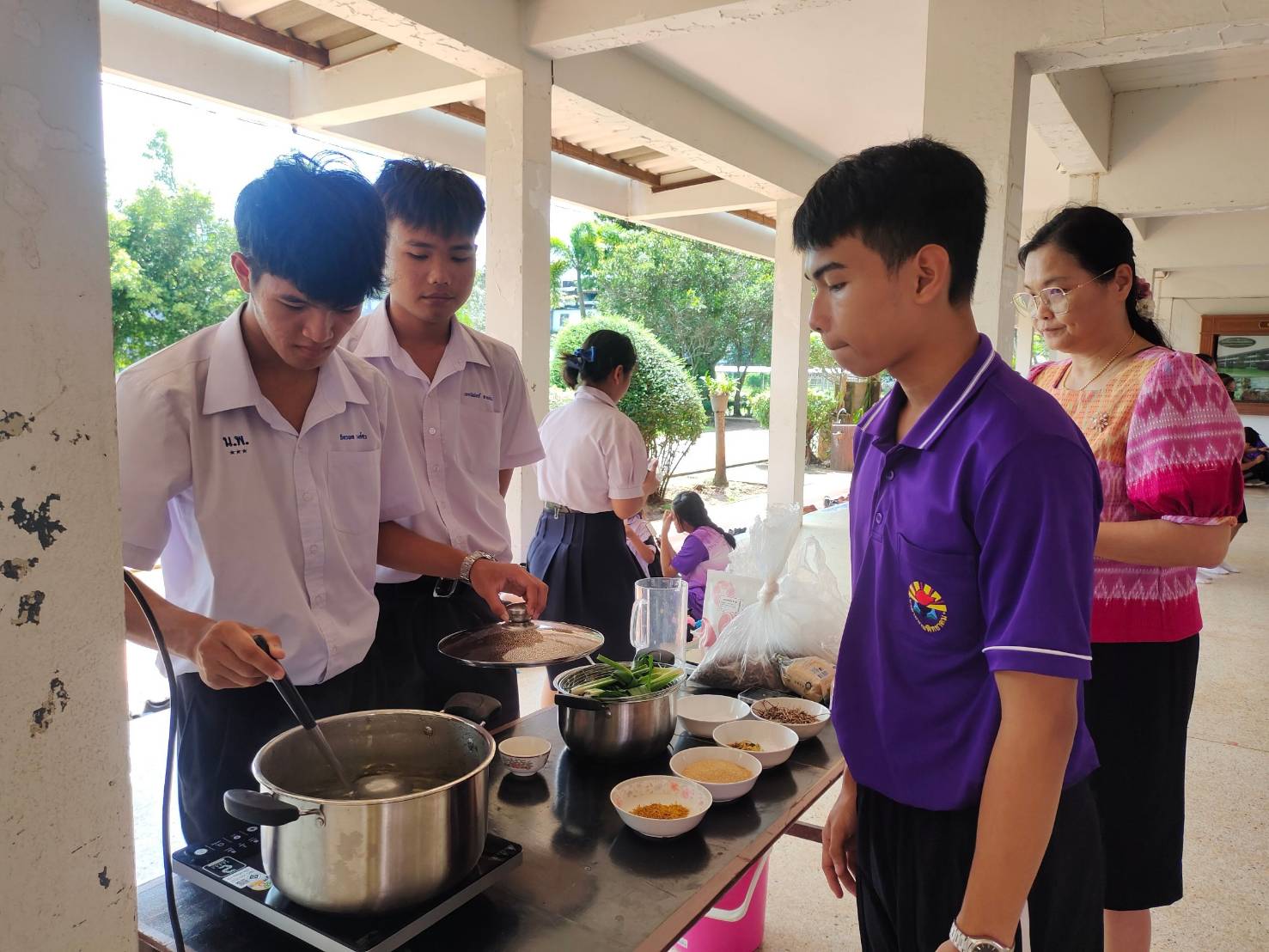 การนำเสนอผลงาน