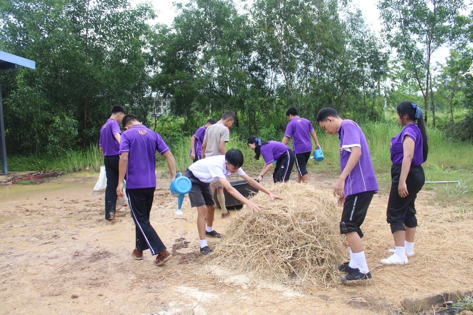 ครูผู้สอนสนับสนุน